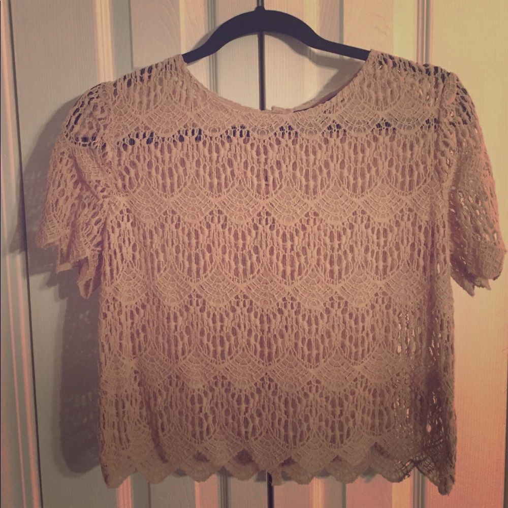 NWOT tan lace top with scalloped edges