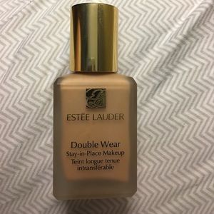 Brand new Estée Lauder Double Wear Foundation