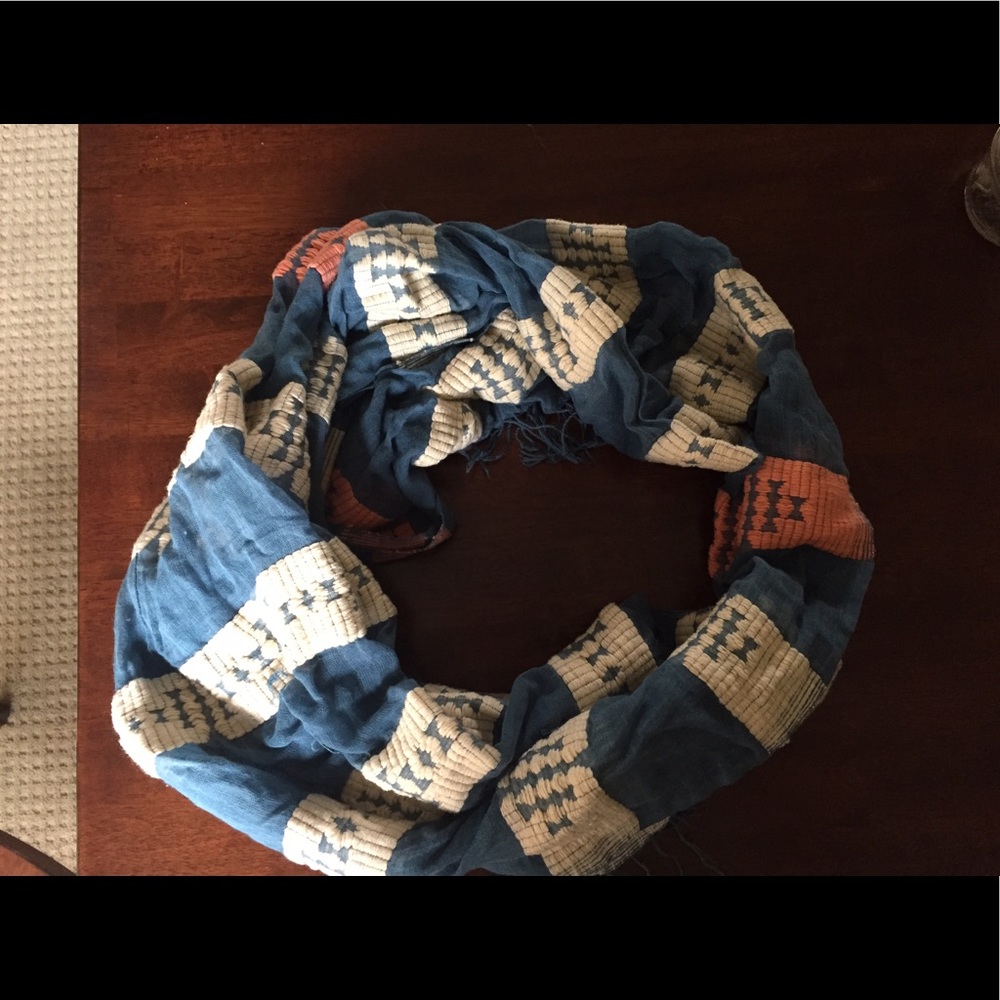 Super cute and unique scarf