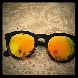 Gold mirror polarized lens