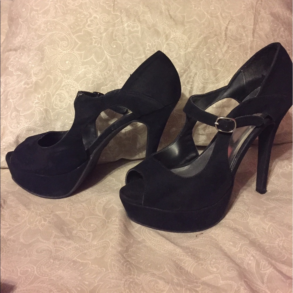 Black suede heels