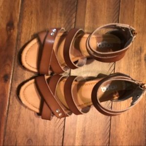 Girls sandals