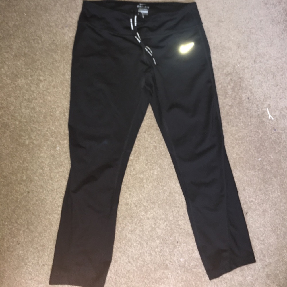 NEVER WORN NIKE MEDIUM DRY FIT LEGGINGS