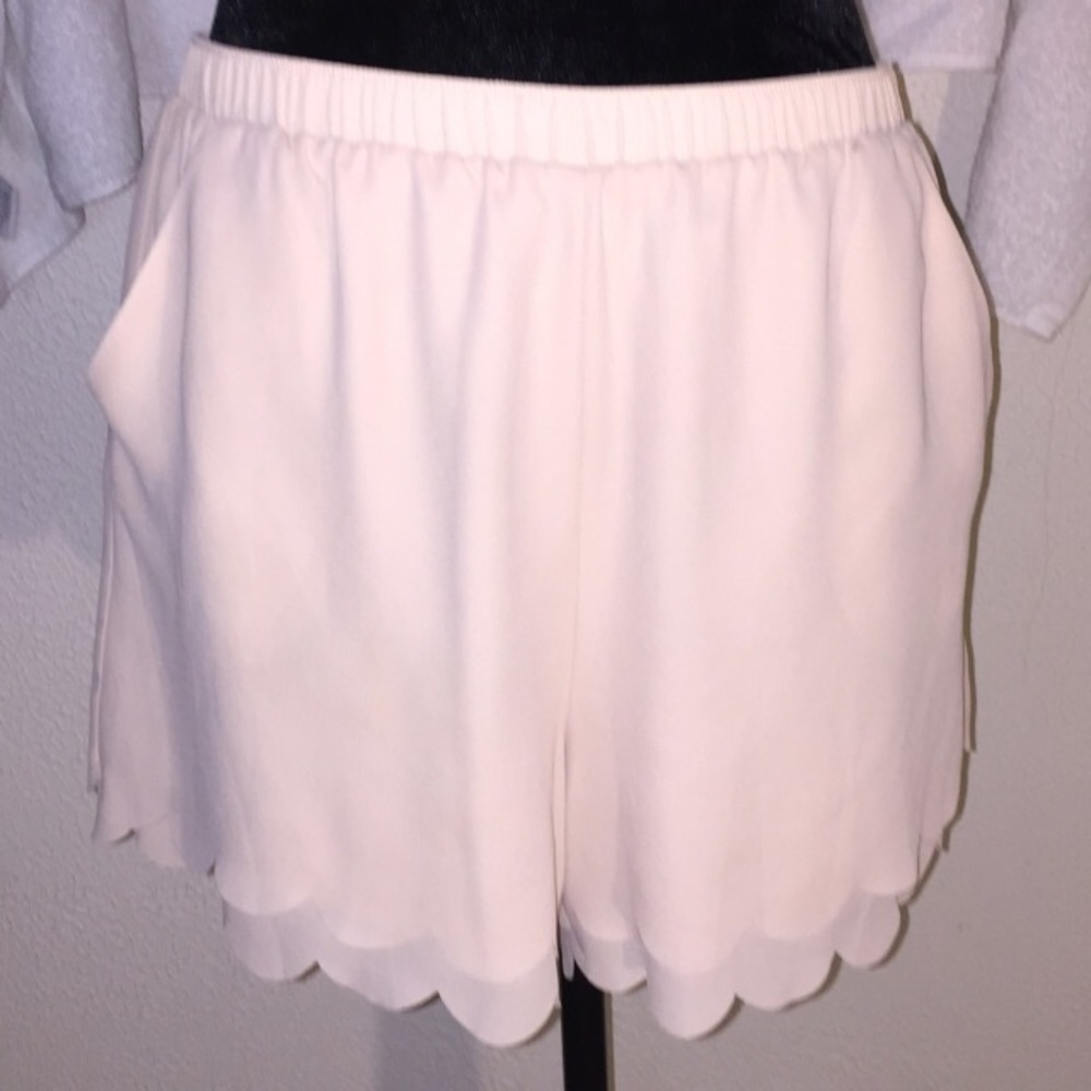 Lauren Conrad chiffon scallop shorts