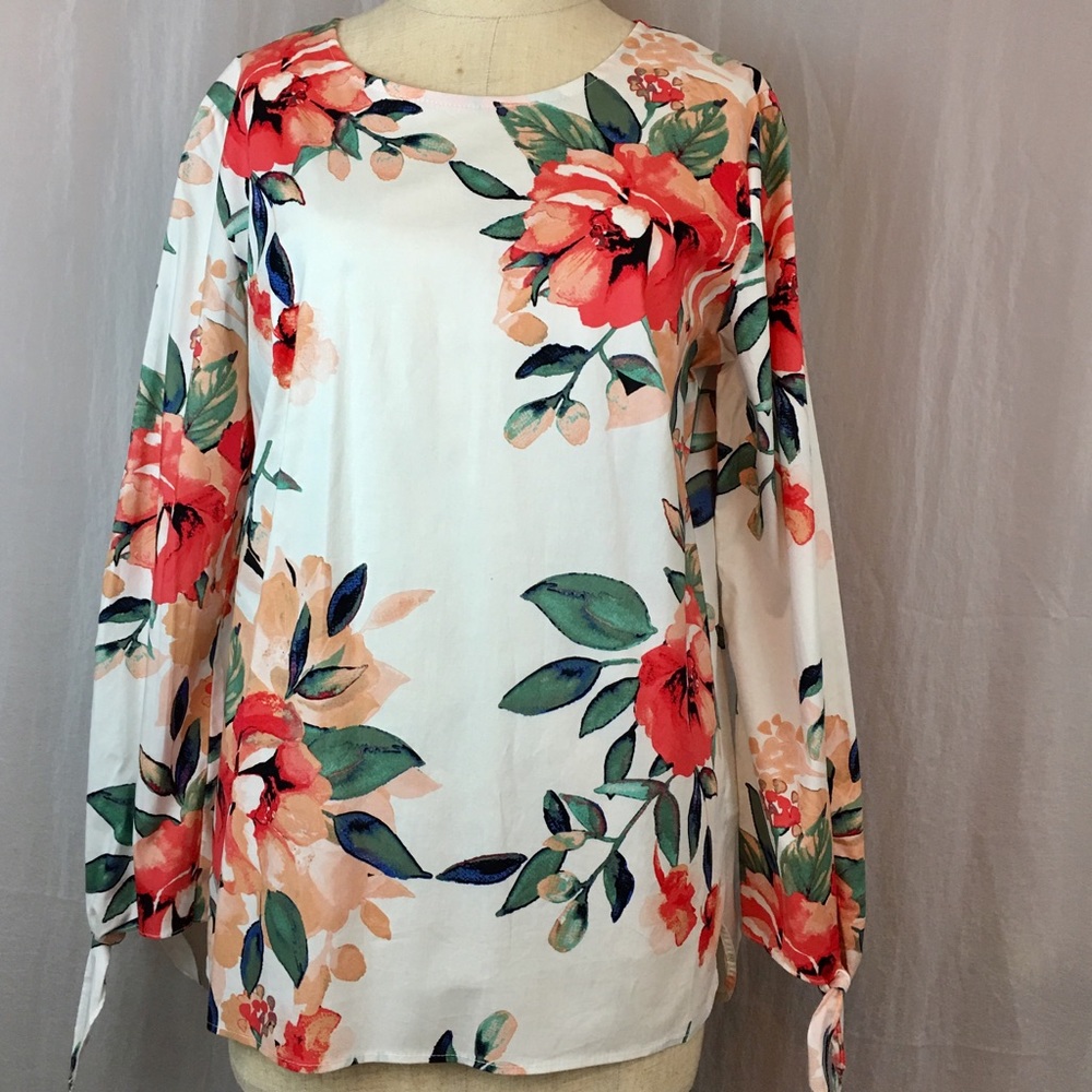 LAST ONE!! Jessa Floral Cotton Tunic Tie Sleeve - Picture 2 of 8
