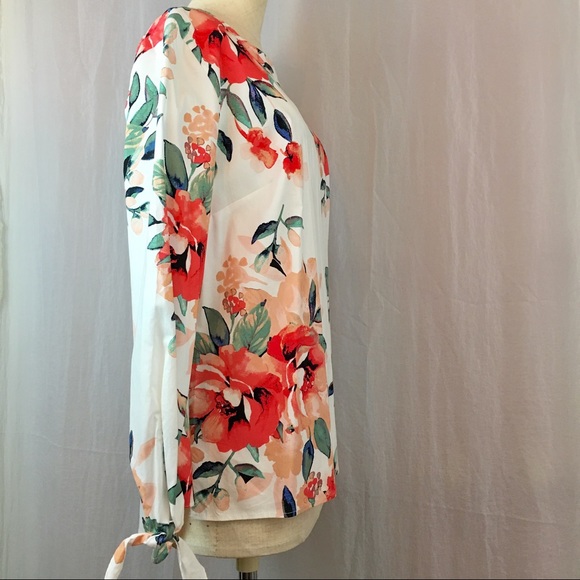 LAST ONE!! Jessa Floral Cotton Tunic Tie Sleeve - Picture 5 of 8