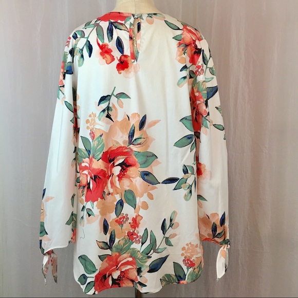 LAST ONE!! Jessa Floral Cotton Tunic Tie Sleeve - Picture 7 of 8