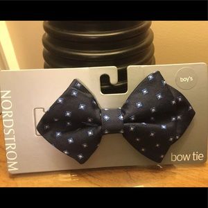 Nordstrom kids bow tie NWT