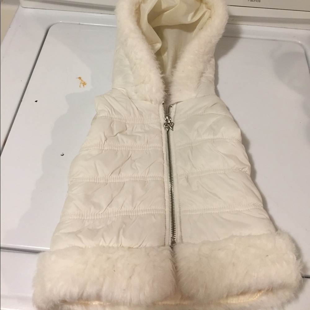 WHITE SLEEVELESS VEST  COAT