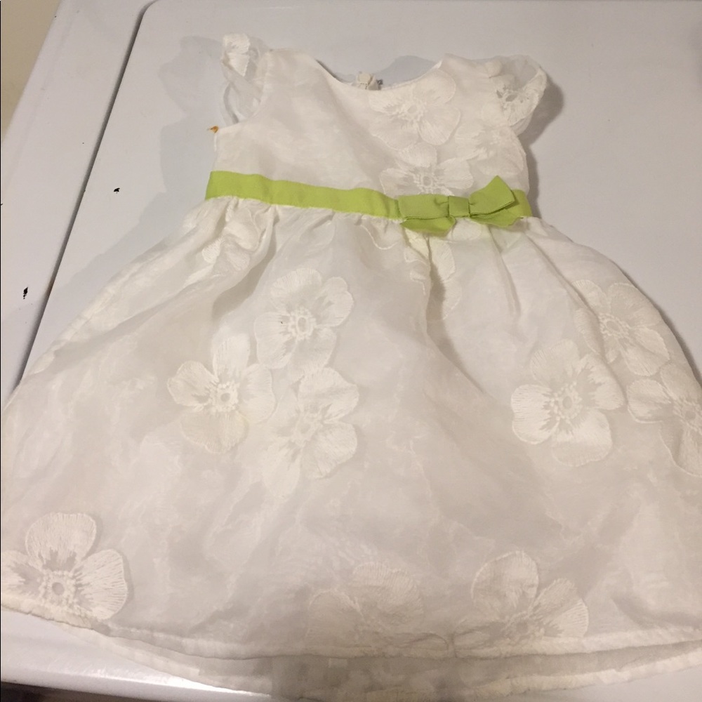 WHITE DRESS FOR LITTLE GIRLS