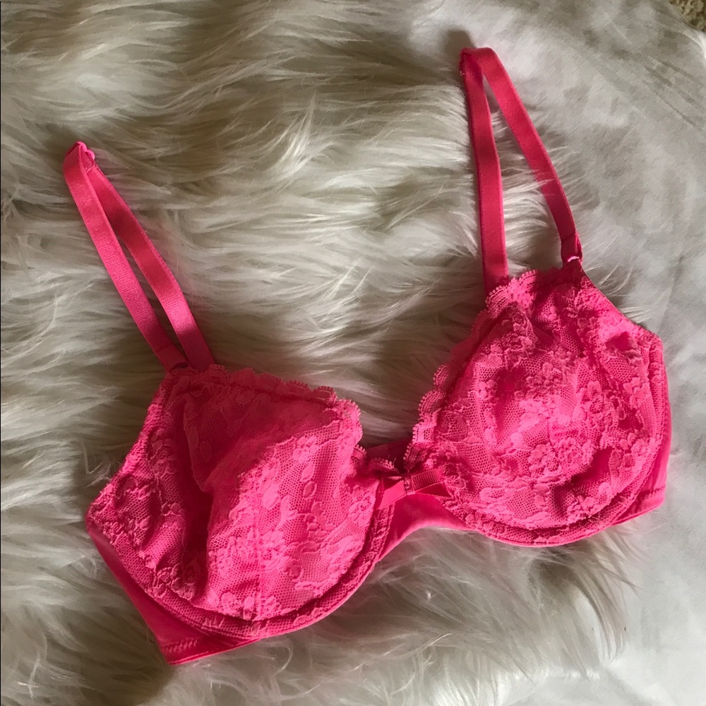 32C light neon pink VS  bra💗💗