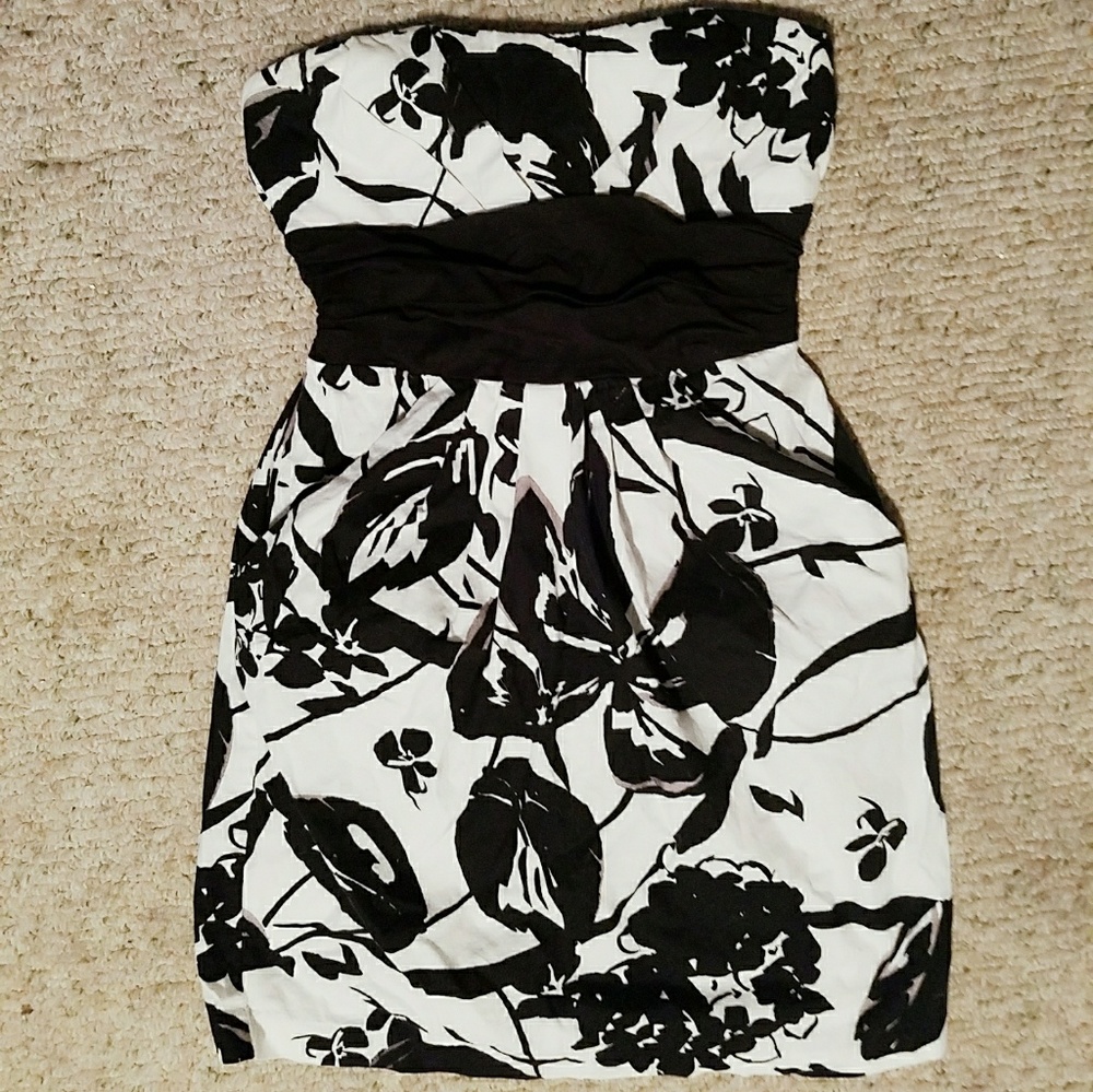 Strapless dress