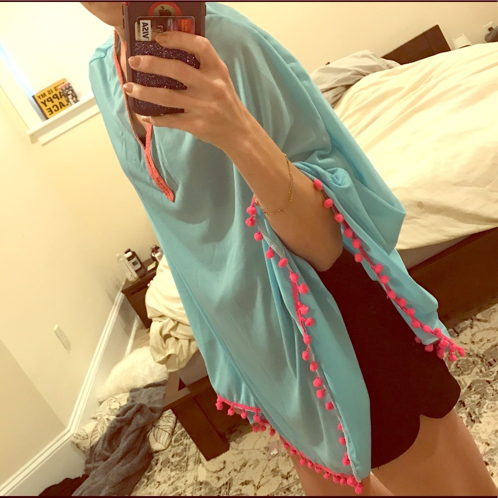 Pom-pom Beach Poncho - Picture 6 of 6
