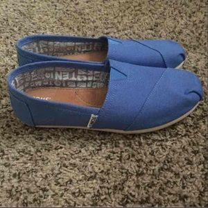 Toms