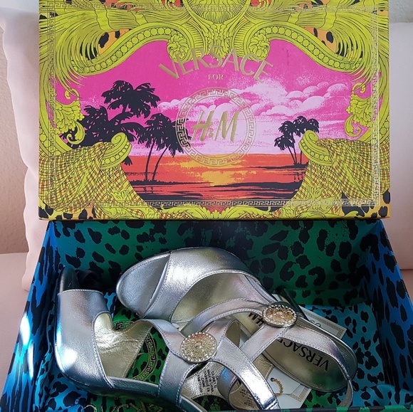 Versace for HM collaboration high heels - Picture 4 of 4