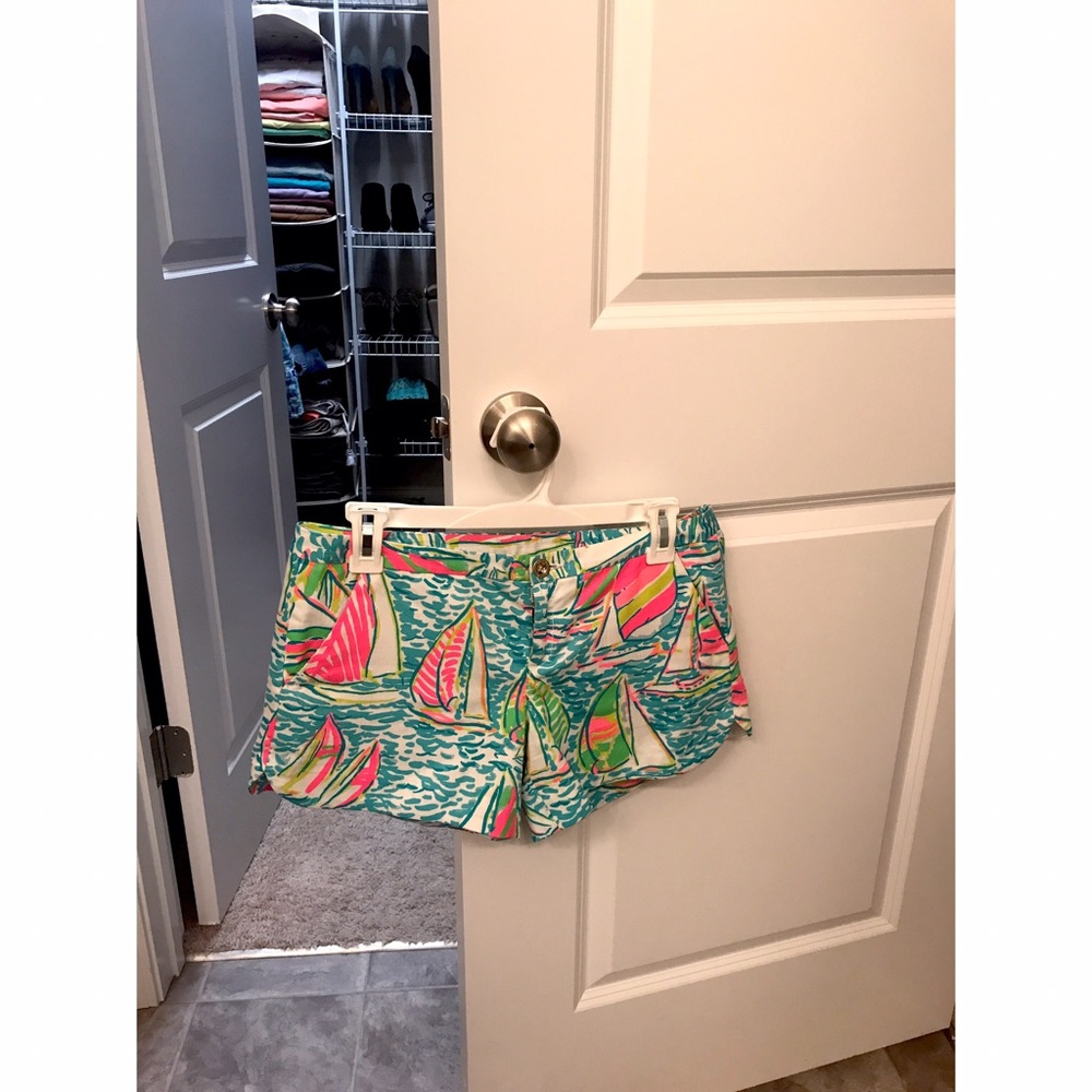 Rare: Lilly Pulitzer- you gotta regatta shorts
