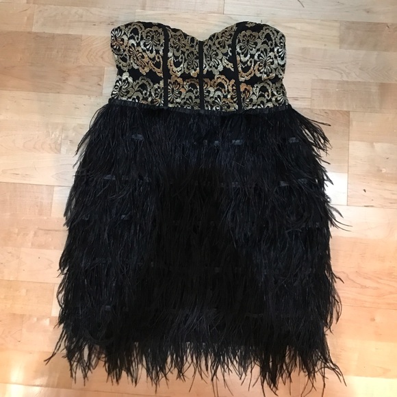 Ark & Co Dresses & Skirts - Super sexy black feather dress!