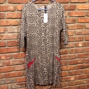 Black and Tan printed shift dress NWT