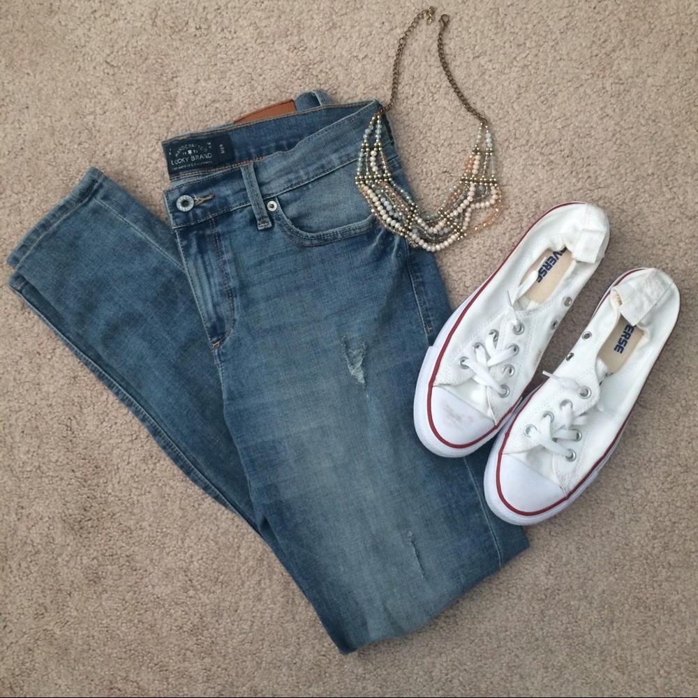 LUCKY BRAND DISTRESSED JEANS