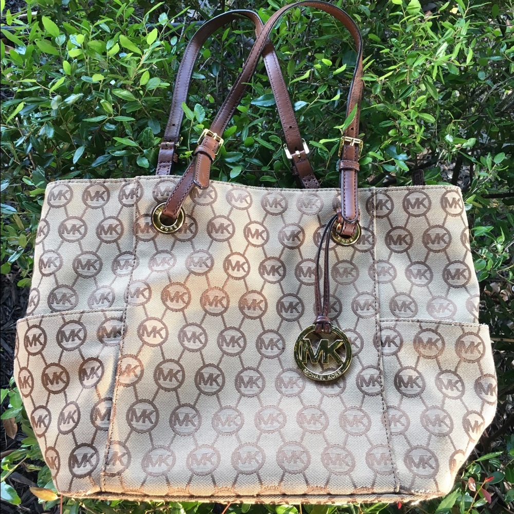 🎉Price drop 🎉 Authentic Michael Kors handbag