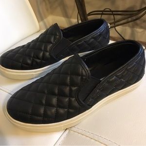 Reposting Steve Madden Slip On Shoes Black Weave