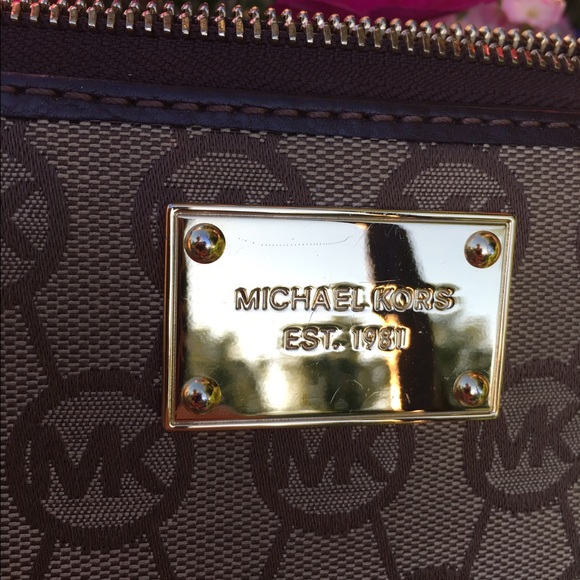 Authentic Michael Kors wallet - Picture 2 of 3