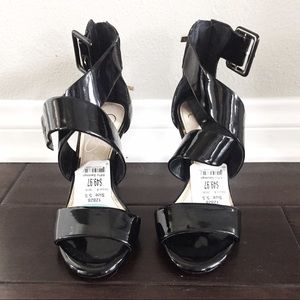 Jessica Simpson black buckle strap heels