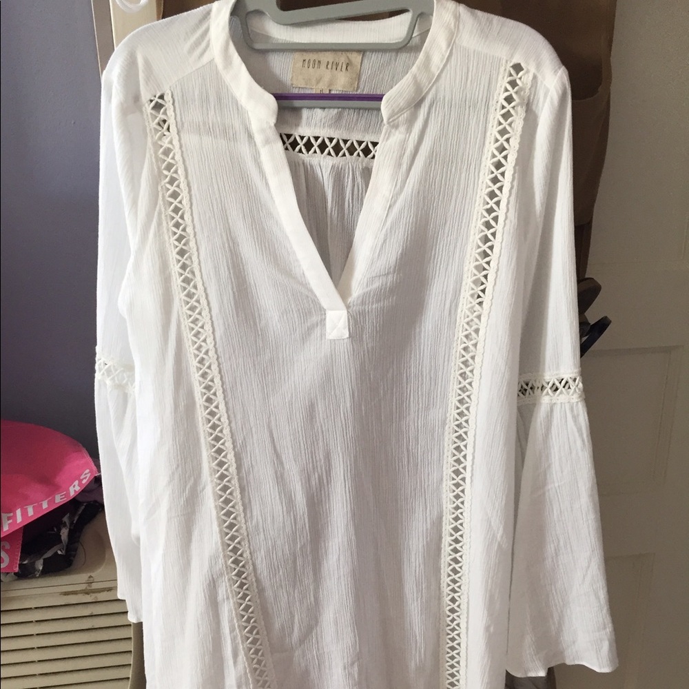 Moon river white top
