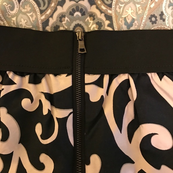 Ann Taylor Loft Black Damask Print Skirt - Picture 3 of 4