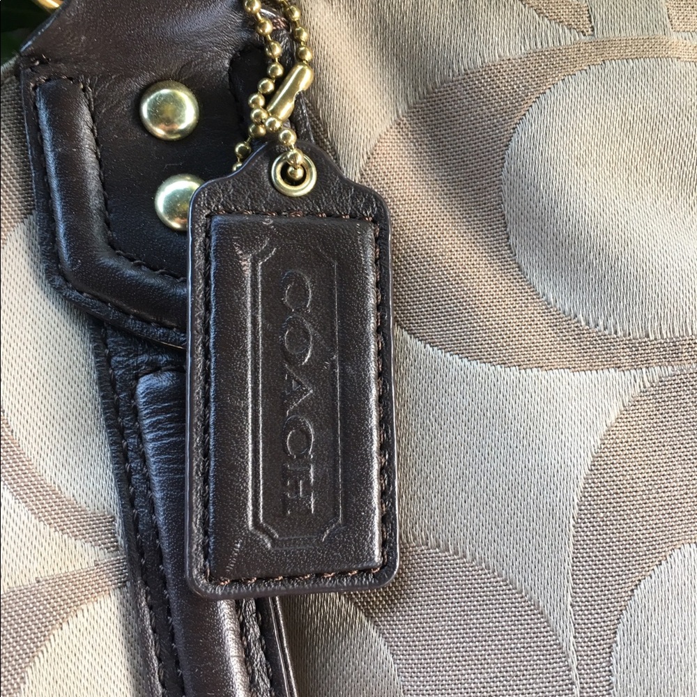 Authentic Coach handbag - Picture 3 of 4