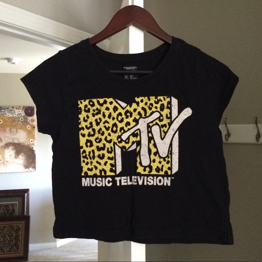 MTV Graphic Cropped Tee