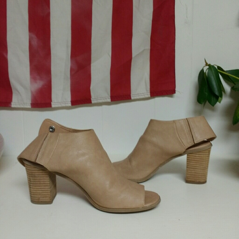 Block heel mules