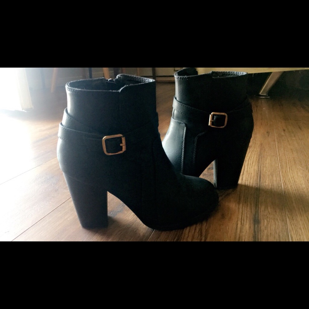 Black heel ankle boots