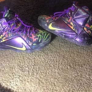 Weird lebron 12