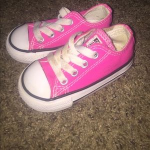 Toddler pink converses- low top