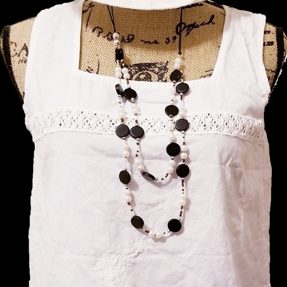 white top - Picture 2 of 4