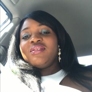 Meet your Posher, Cecilia