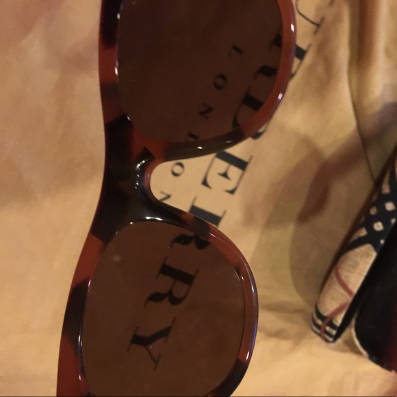 NWOT Burberry Side Logo Tortoise Sunglasses WBCASE - Picture 8 of 8