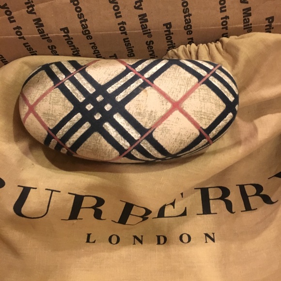 NWOT Burberry Side Logo Tortoise Sunglasses WBCASE - Picture 2 of 8