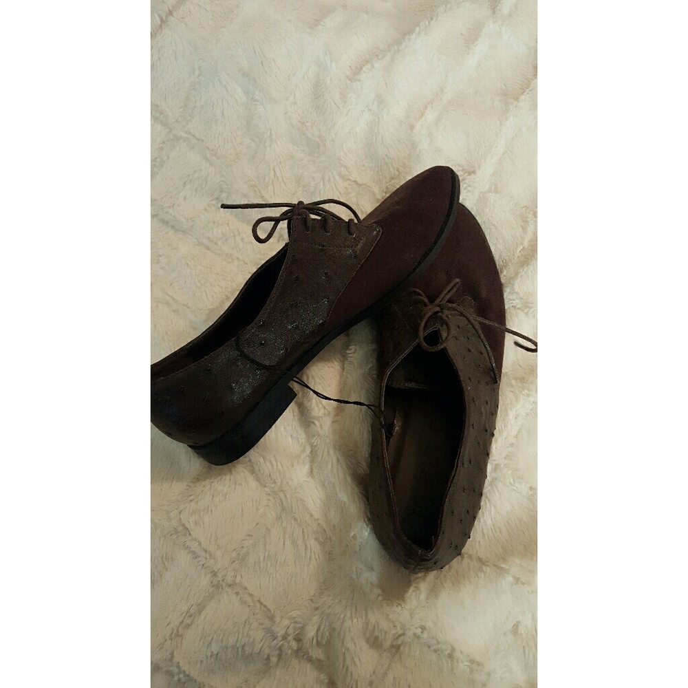 (FREE*) NWOT Faux Ostrich Leather Loafers