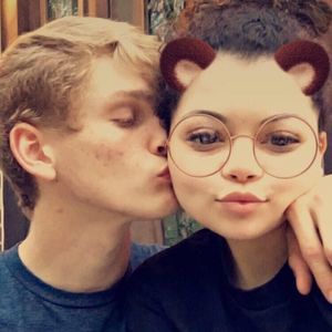 Meet your Posher, Max