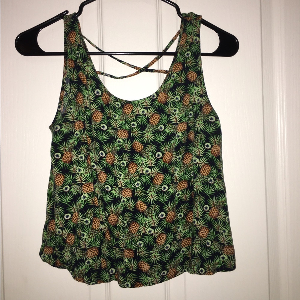 Flowy pineapple tank