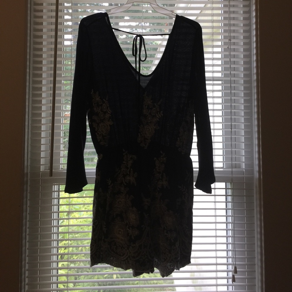 Embroidered Navy Romper - Picture 3 of 5