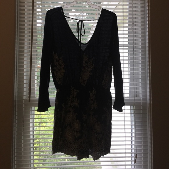 Embroidered Navy Romper - Picture 3 of 5