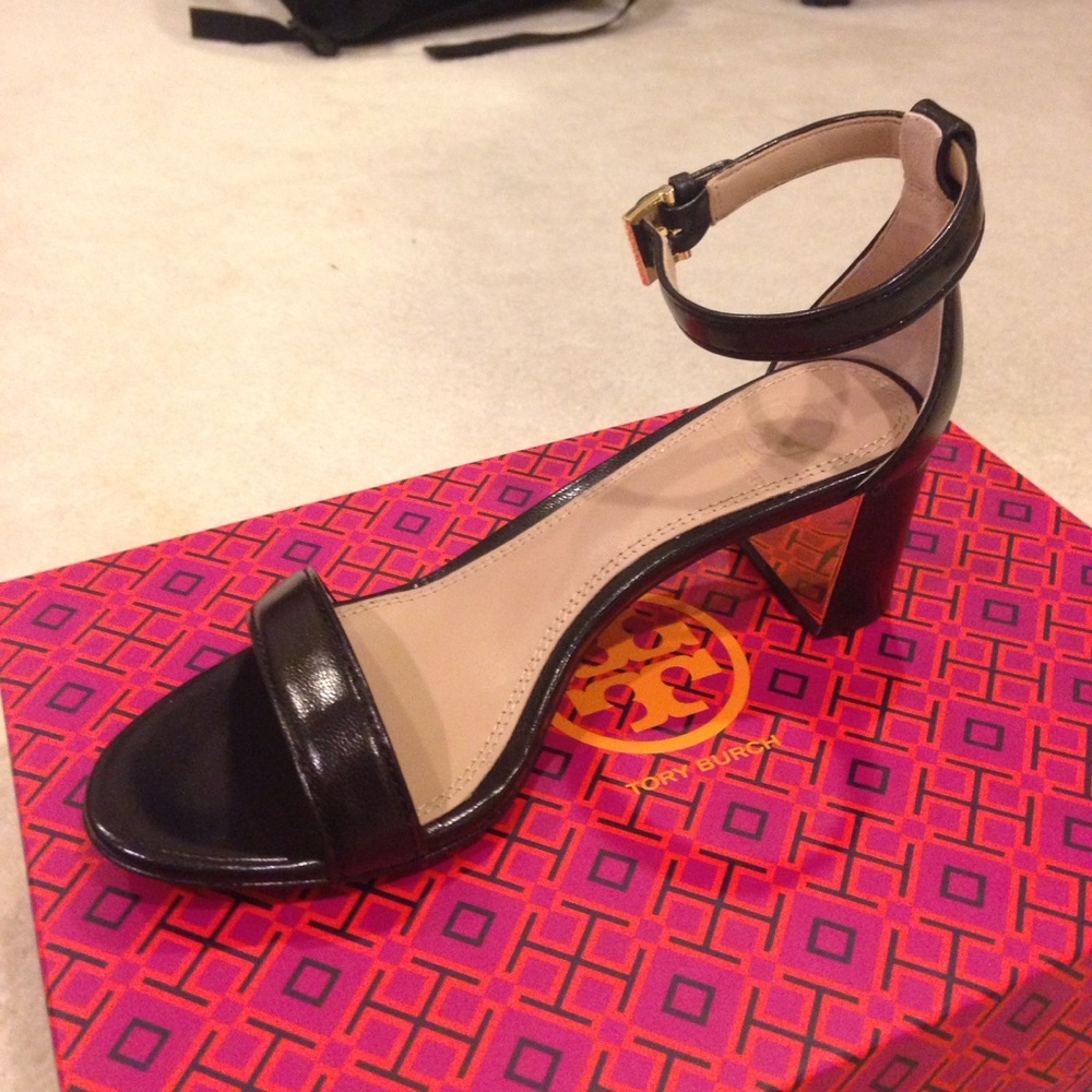 Tory burch sandals