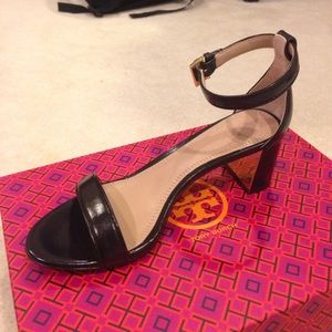 Tory burch sandals