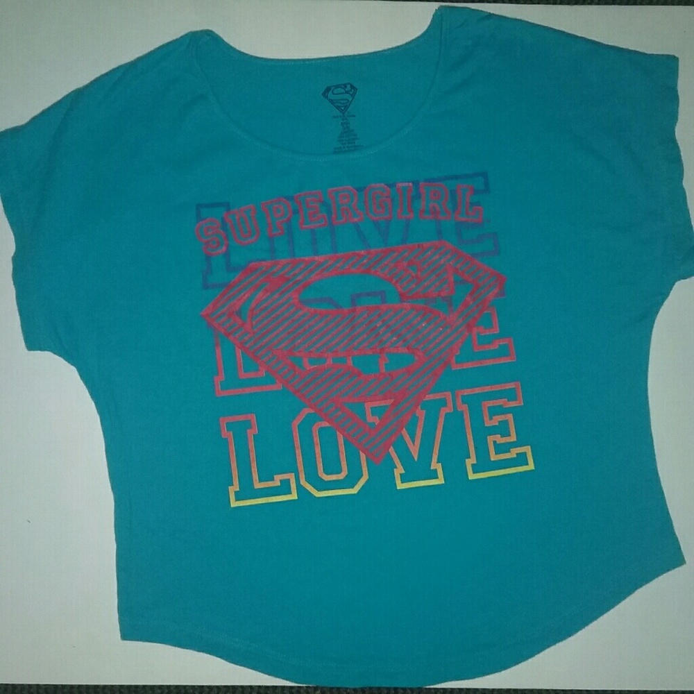 Size Small Supergirl Love tee