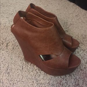 Madden Girl Brown Wedges