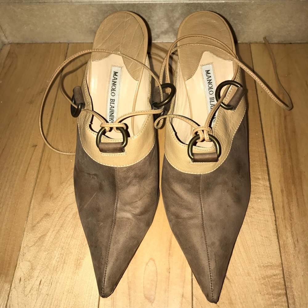 Manolo Blahnik Tan Suede Pointy Heels