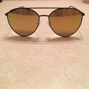 Quay Indio Black/Gold Sunglasses